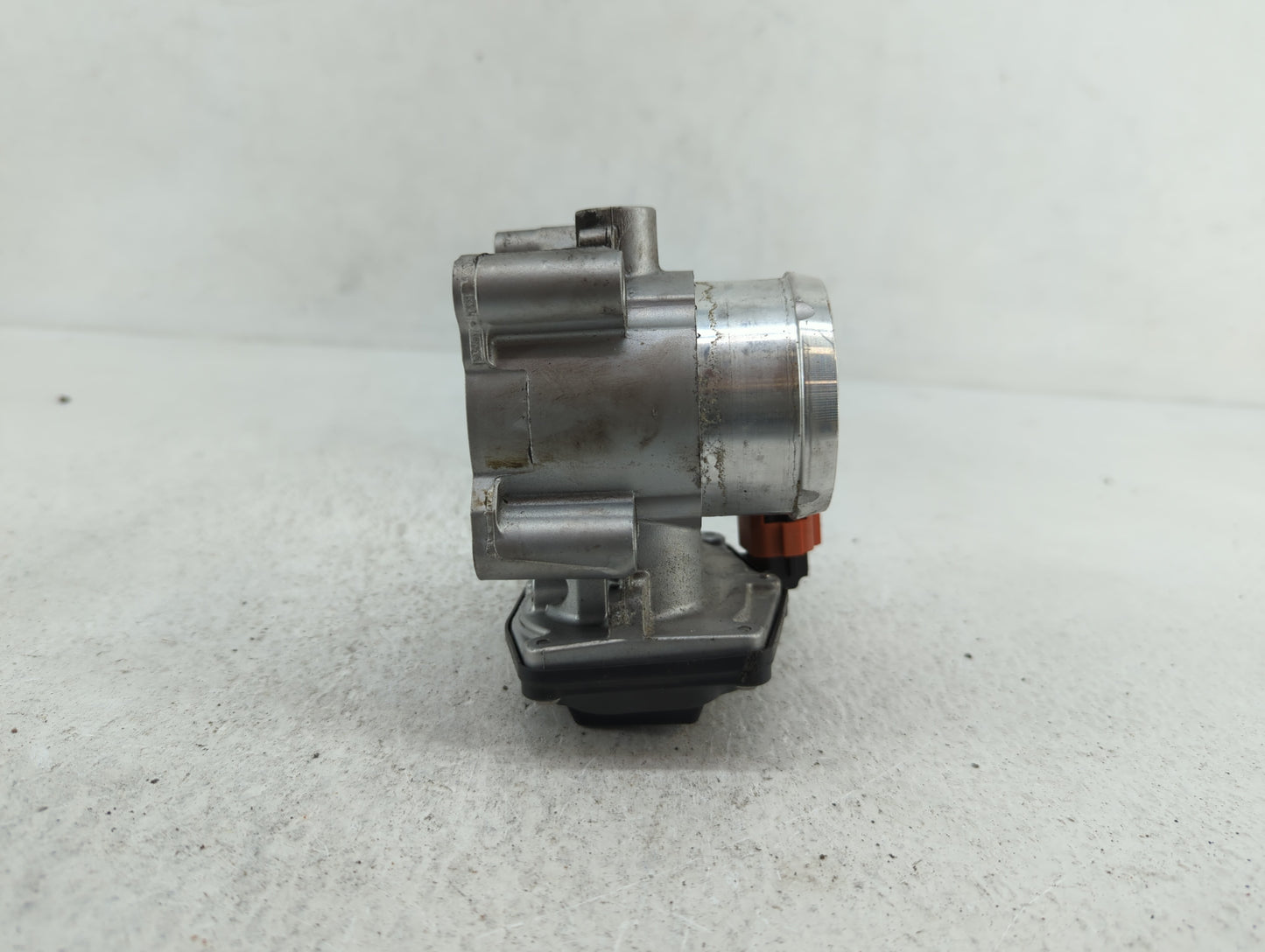 2017-2019 Ford Escape Throttle Body P/N:B18 205 4613 DS7G-9F991-CA Fits Fits 2014 2015 2016 2017 2018 2019 OEM Used Auto Par