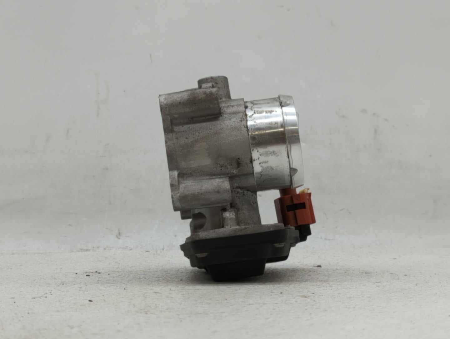 2017-2019 Ford Escape Throttle Body P/N:DS7G-9F991-CA Fits Fits 2014 2015 2016 2017 2018 2019 OEM Used Auto Parts - Oemuseda