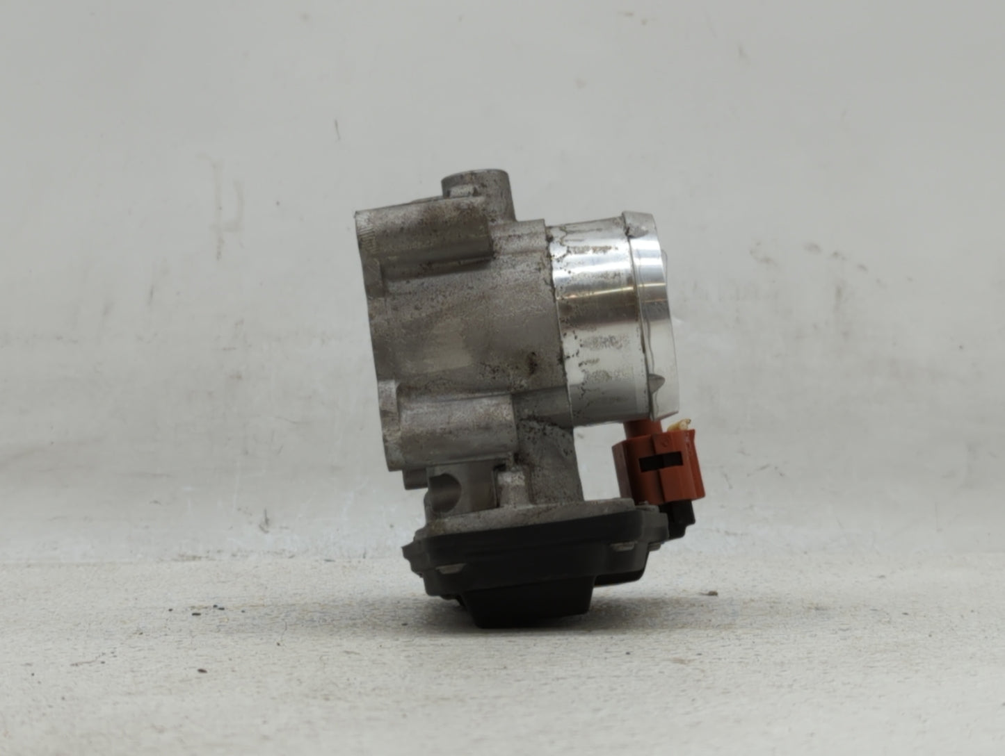 2017-2019 Ford Escape Throttle Body P/N:DS7G-9F991-CA Fits Fits 2014 2015 2016 2017 2018 2019 OEM Used Auto Parts - Oemuseda