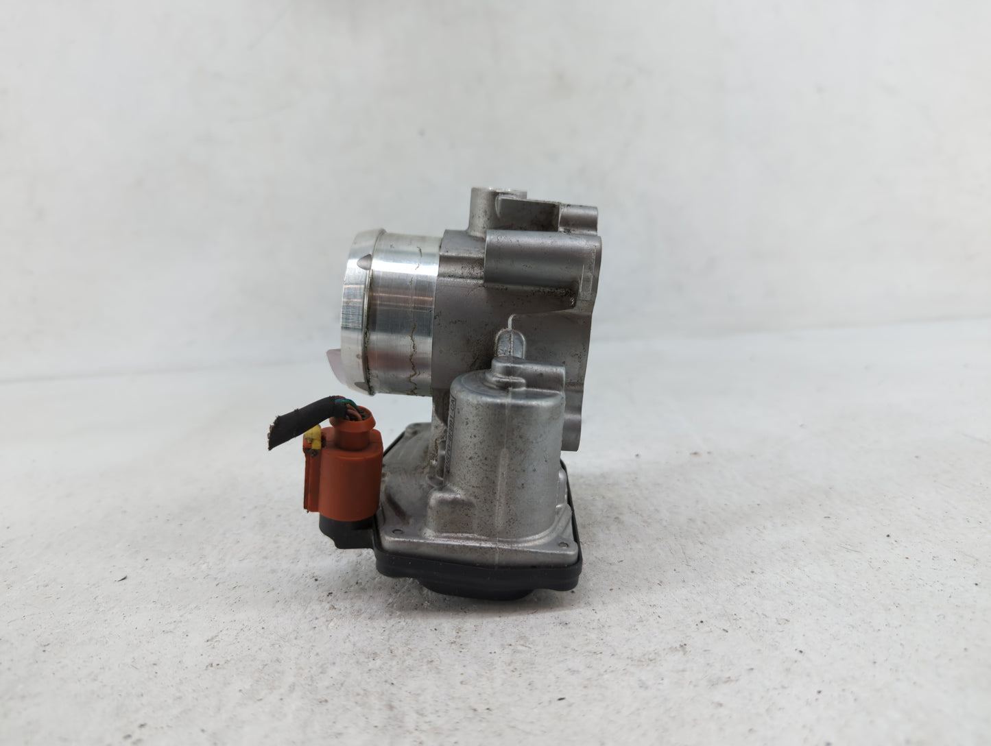2017-2019 Ford Escape Throttle Body P/N:B18 205 4613 DS7G-9F991-CA Fits Fits 2014 2015 2016 2017 2018 2019 OEM Used Auto Par