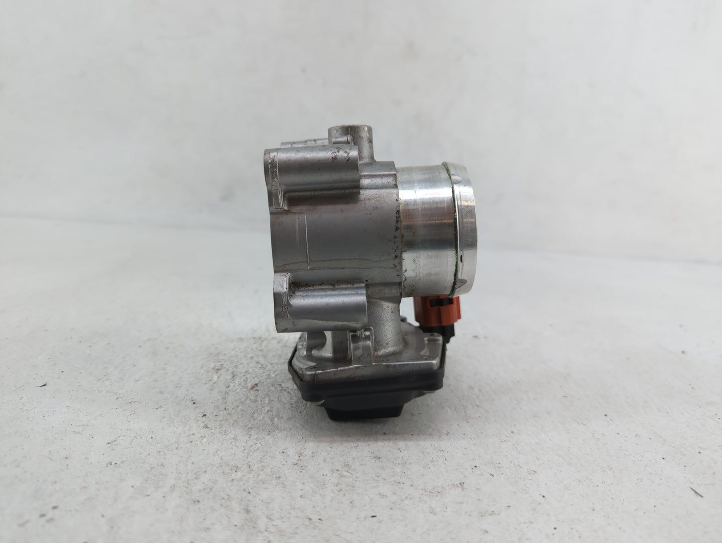 2017-2019 Ford Escape Throttle Body P/N:B18 205 4613 DS7G-9F991-CA Fits Fits 2014 2015 2016 2017 2018 2019 OEM Used Auto Par