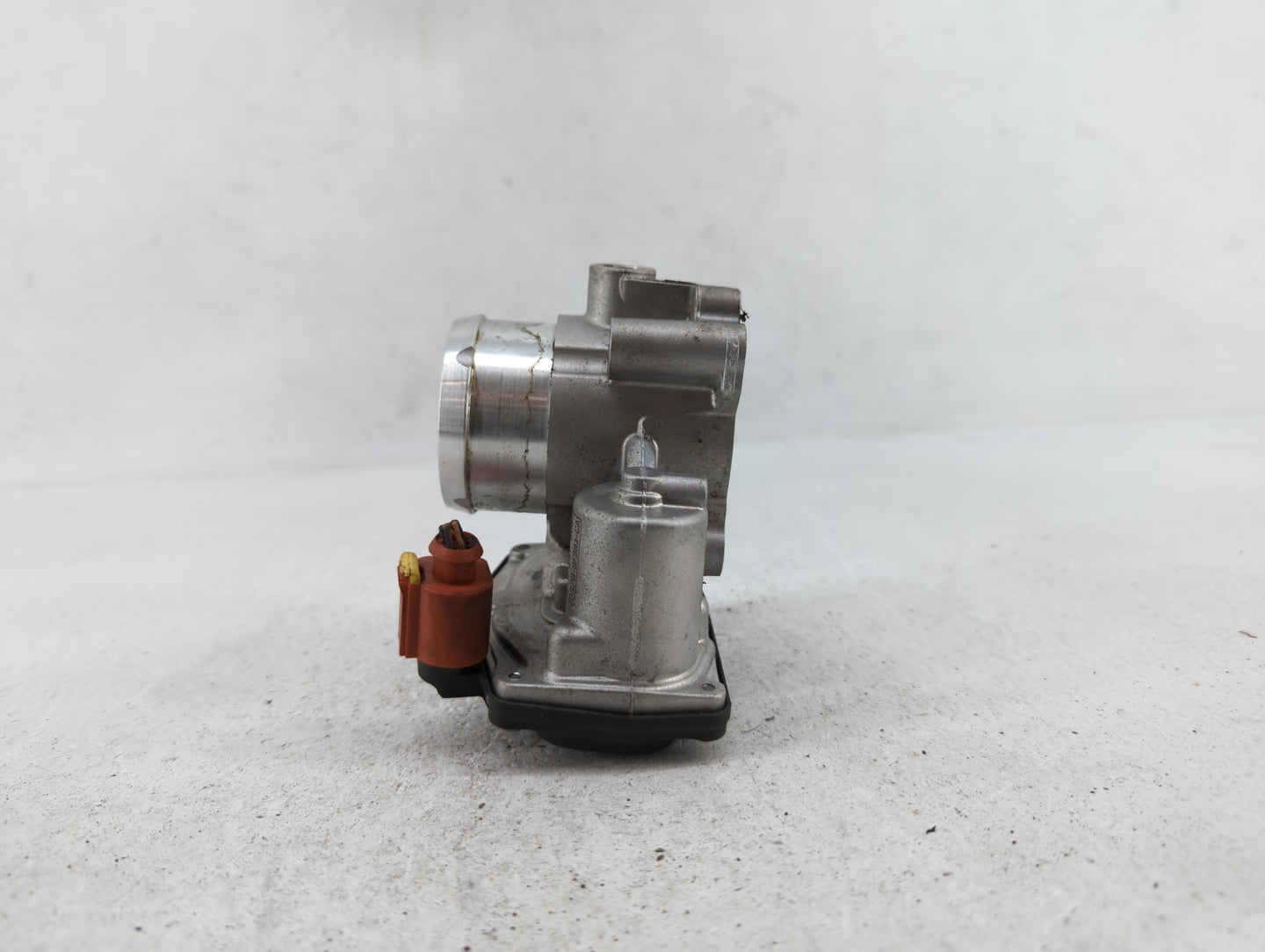 2017-2019 Ford Escape Throttle Body P/N:DS7G-9F991-CA Fits Fits 2014 2015 2016 2017 2018 2019 OEM Used Auto Parts - Oemuseda