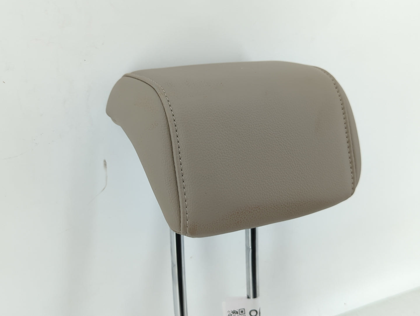 2016-2019 Ford Escape Headrest Head Rest Front Driver Passenger Seat Fits Fits 2016 2017 2018 2019 OEM Used Auto Parts - Oem