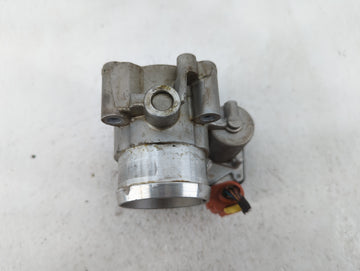 2017-2019 Ford Escape Throttle Body P/N:DS7G-9F991-BB DS7G-9F991-CA Fits Fits 2014 2015 2016 2017 2018 2019 2020 OEM Used Auto Parts