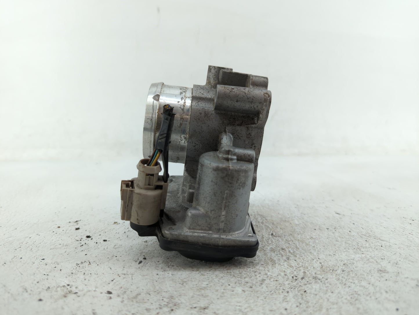 2017-2019 Ford Escape Throttle Body P/N:DS7G-9F991-BB DS7G-9F991-CA Fits Fits 2014 2015 2016 2017 2018 2019 2020 OEM Used Au