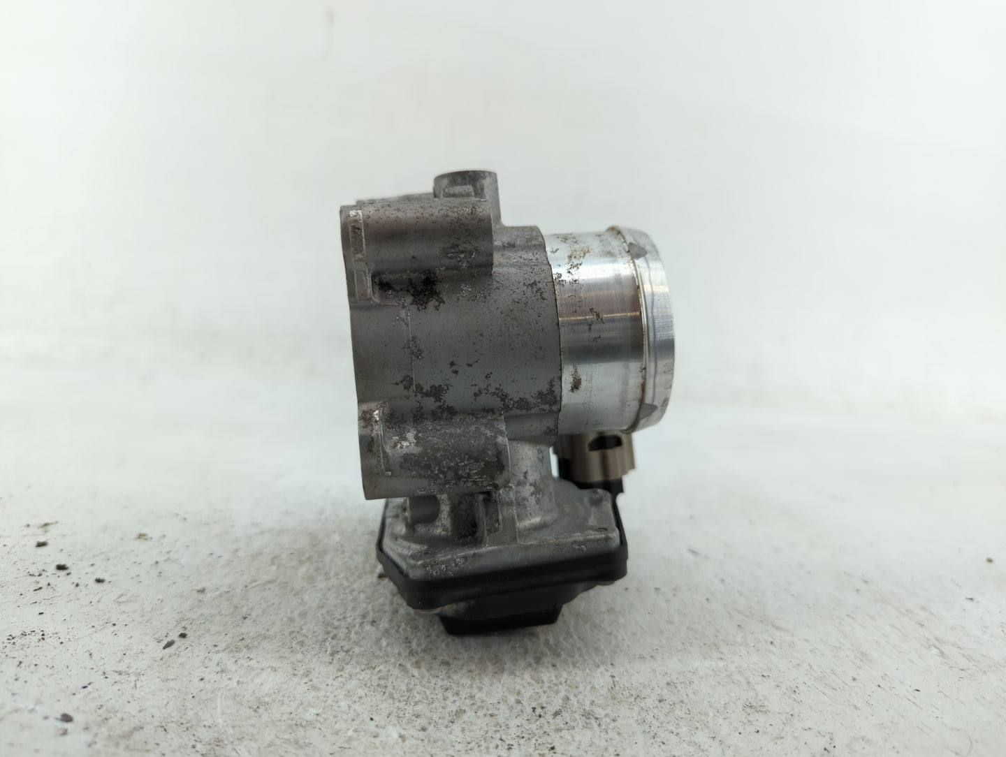 2017-2019 Ford Escape Throttle Body P/N:DS7G-9F991-BB DS7G-9F991-CA Fits Fits 2014 2015 2016 2017 2018 2019 2020 OEM Used Au