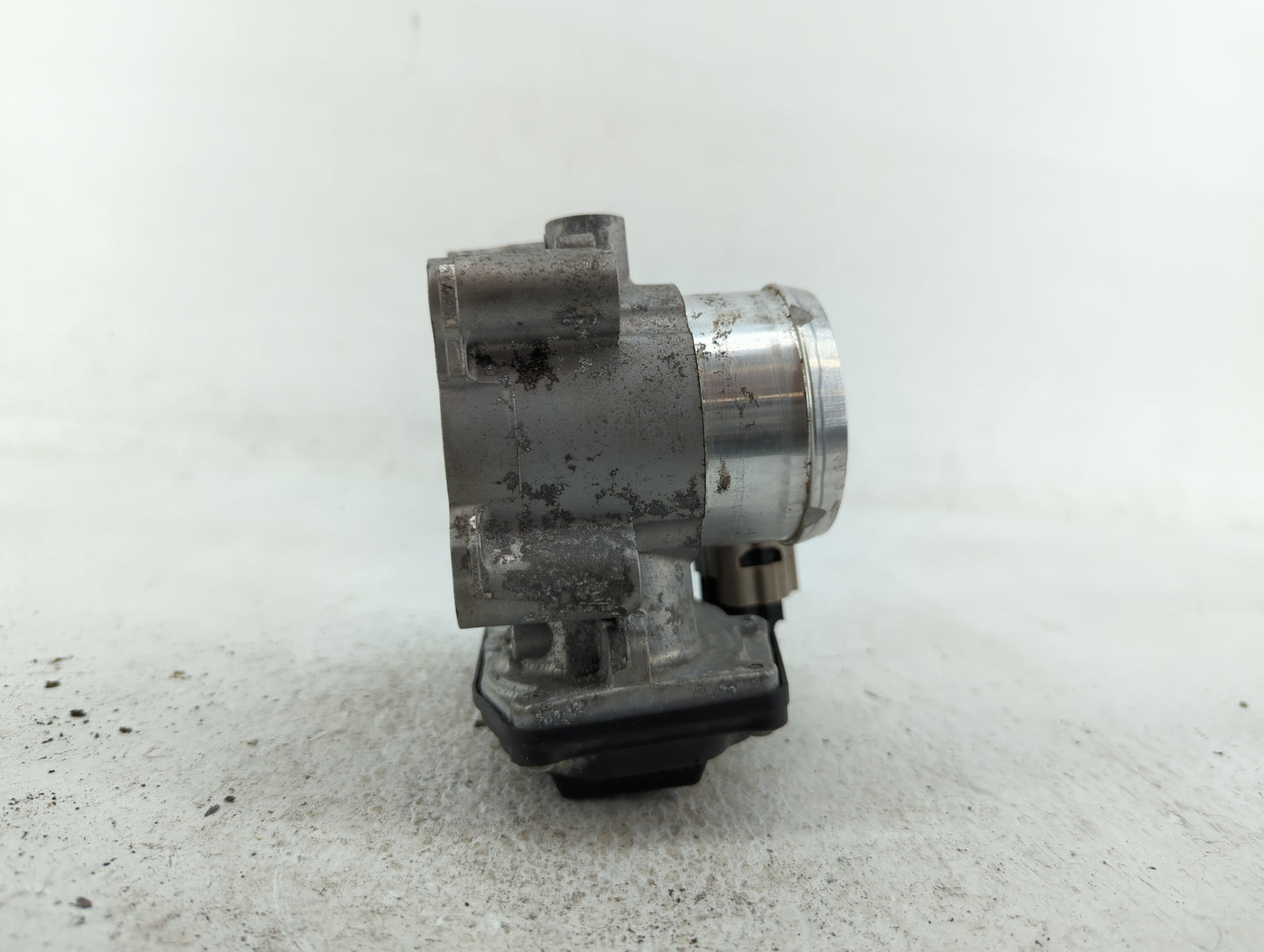2017-2019 Ford Escape Throttle Body P/N:DS7G-9F991-BB DS7G-9F991-CA Fits Fits 2014 2015 2016 2017 2018 2019 2020 OEM Used Au