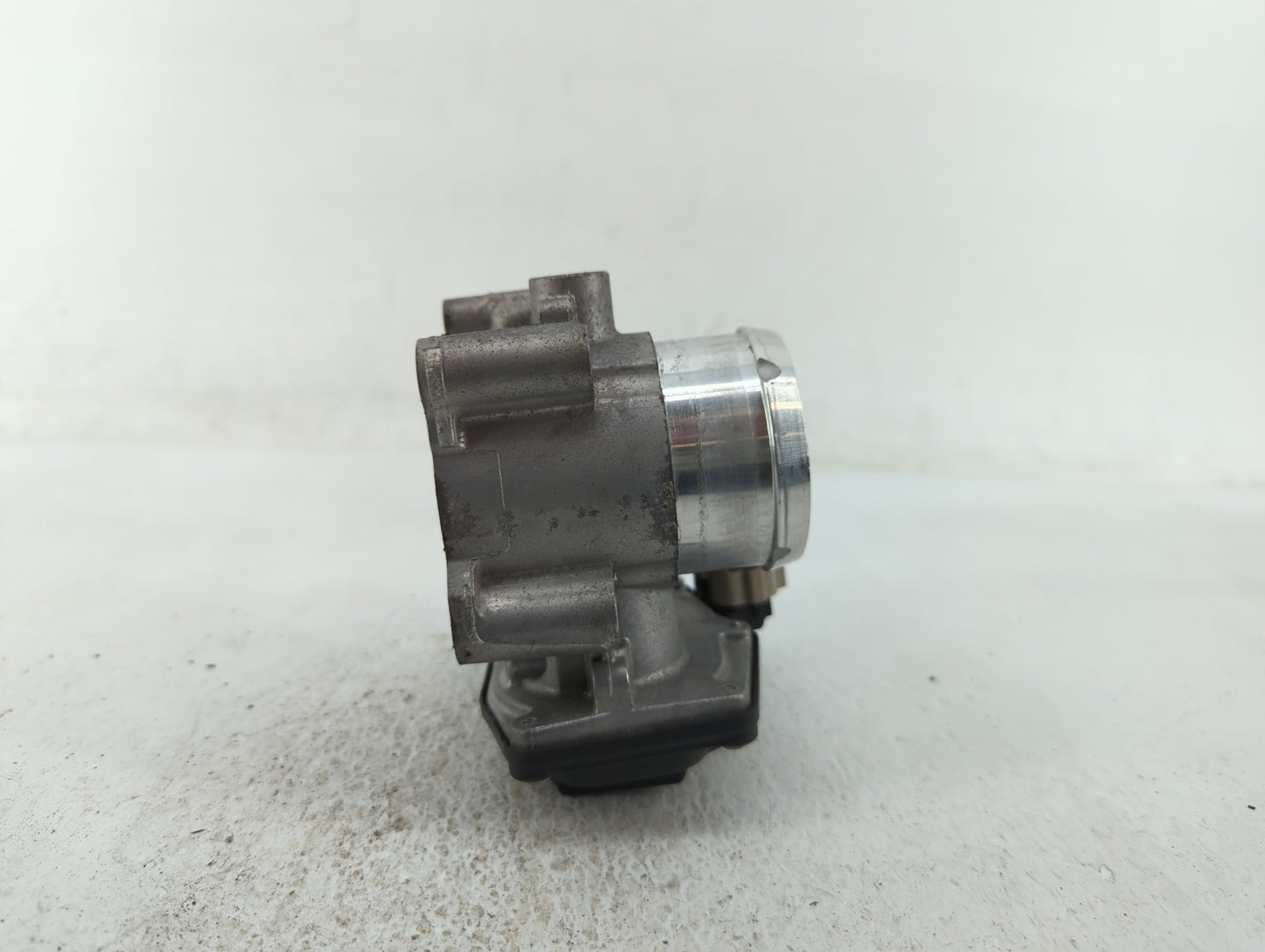 2017-2019 Ford Escape Throttle Body P/N:DS7G-9F991-BB DS7G-9F991-CA Fits Fits 2014 2015 2016 2017 2018 2019 2020 OEM Used Au