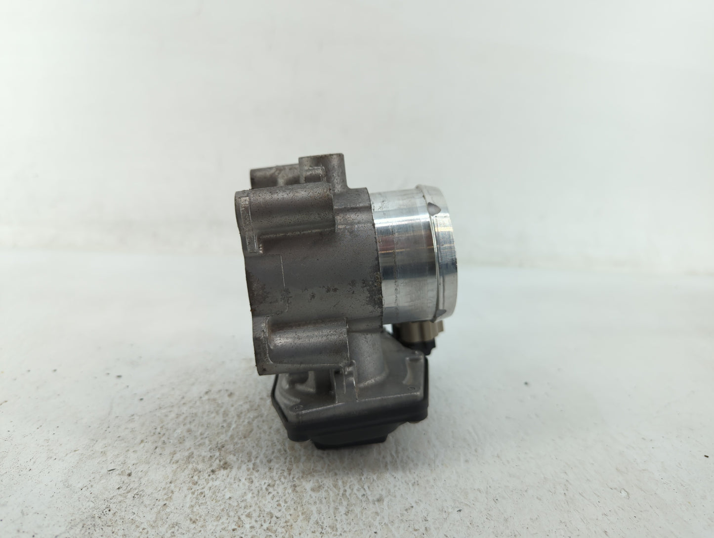 2017-2019 Ford Escape Throttle Body P/N:DS7G-9F991-BB DS7G-9F991-CA Fits Fits 2014 2015 2016 2017 2018 2019 2020 OEM Used Au