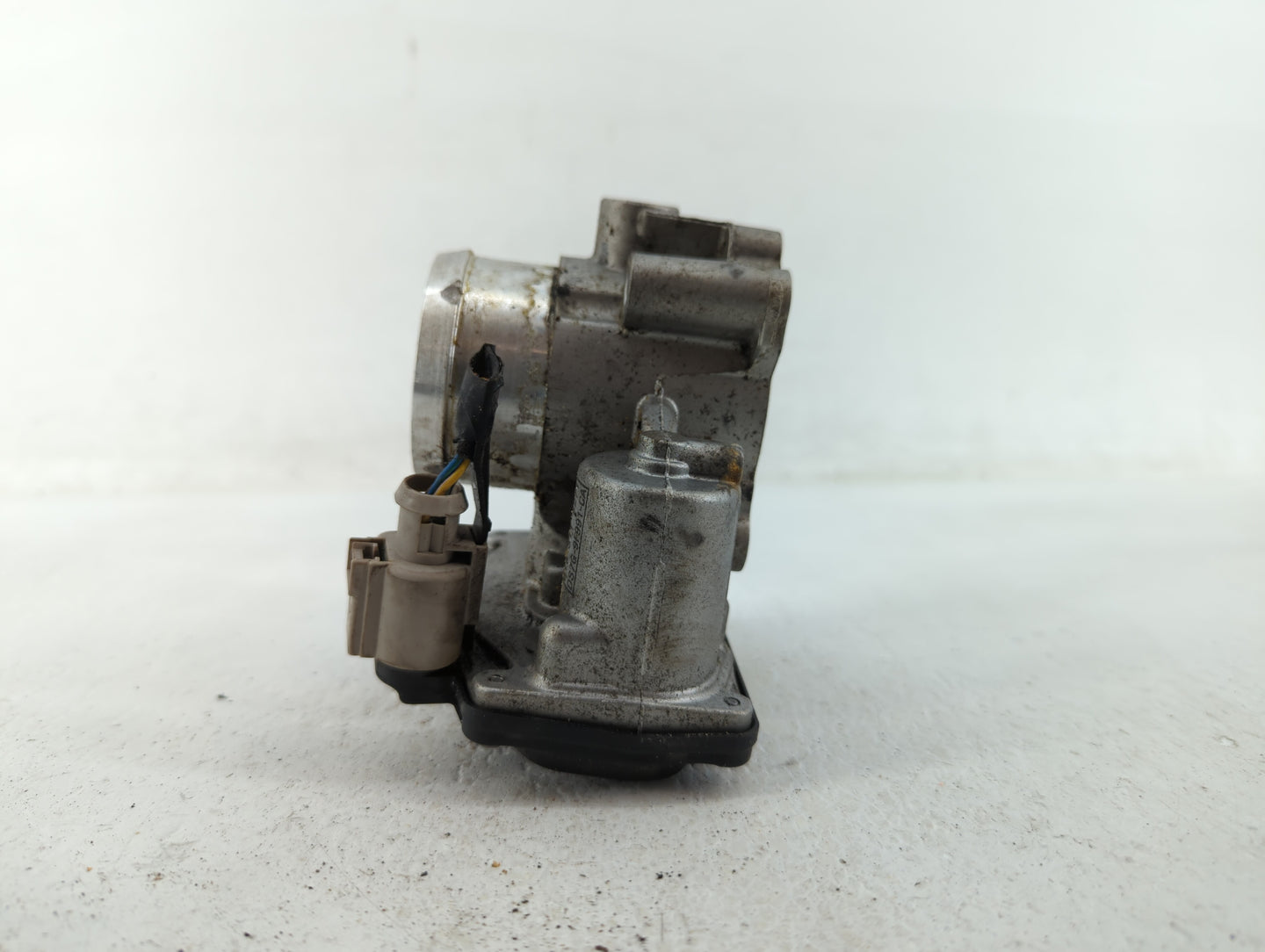 2017-2019 Ford Escape Throttle Body P/N:DS7G-9F991-BB DS7G-9F991-CA Fits Fits 2014 2015 2016 2017 2018 2019 2020 OEM Used Au