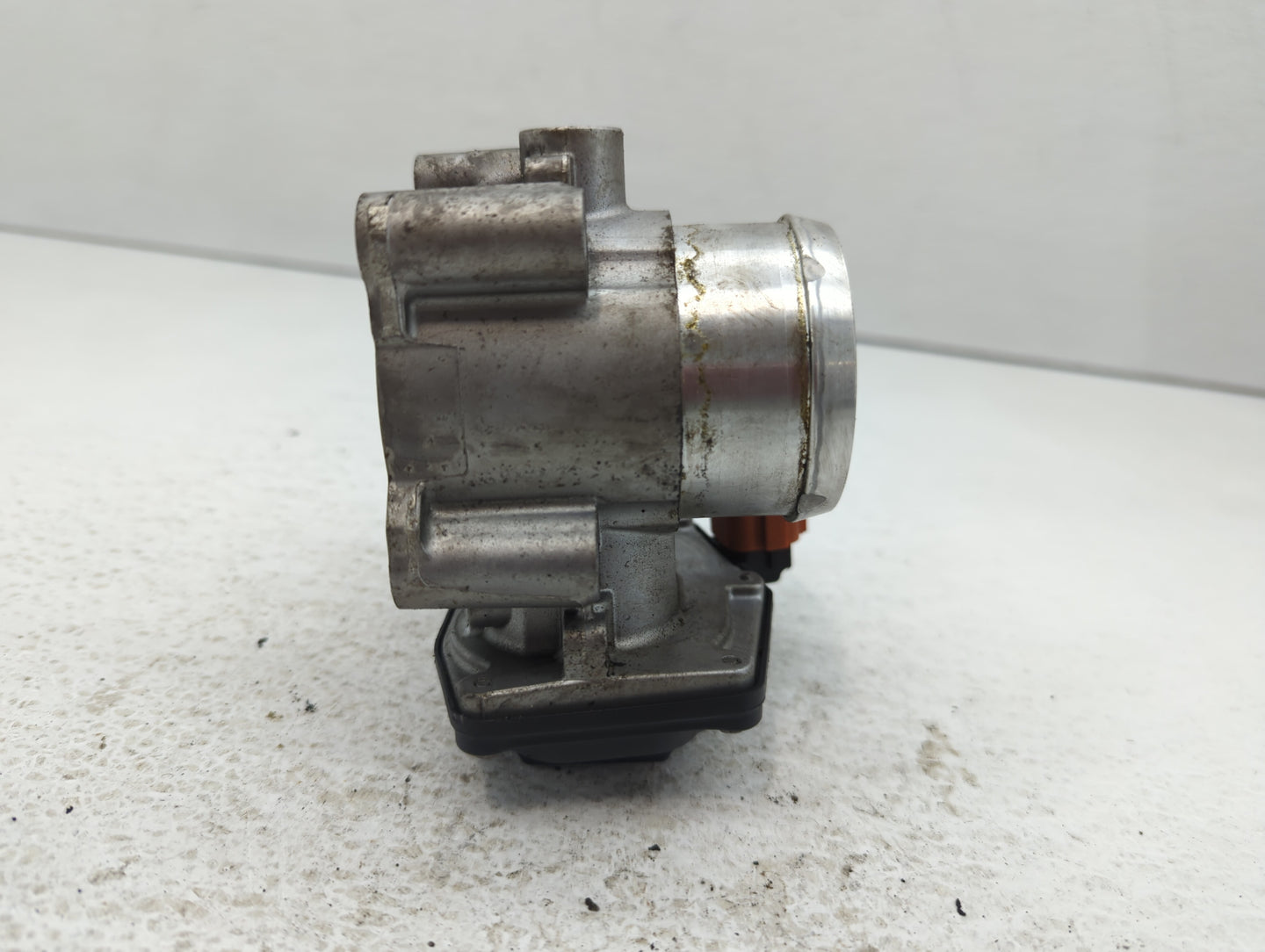 2017-2019 Ford Escape Throttle Body P/N:DS7G-9F991-CA Fits Fits 2014 2015 2016 2017 2018 2019 2020 OEM Used Auto Parts - Oem