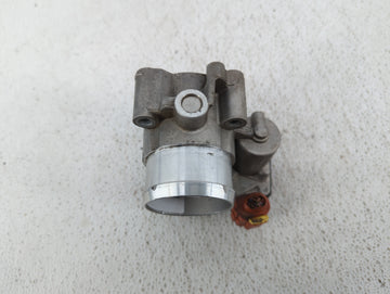 2017-2019 Ford Escape Throttle Body P/N:DS7G-9F991-CA DS7G-9F991-BB Fits Fits 2014 2015 2016 2017 2018 2019 2020 OEM Used Auto Parts