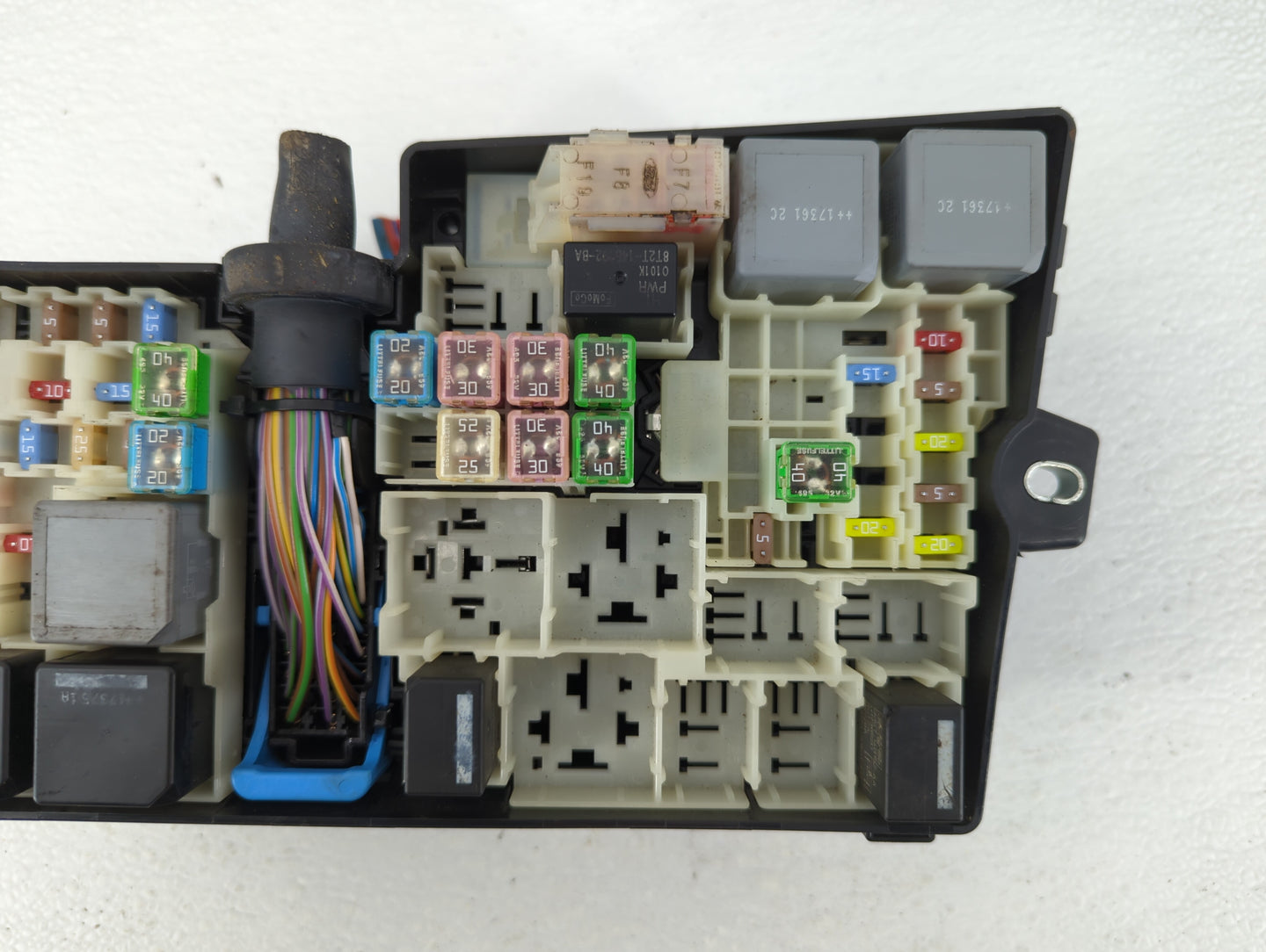 2018 Ford Escape Fusebox Fuse Box Panel Relay Module P/N:AV6T-14A142-AB AV6T-14A067-AD Fits OEM Used Auto Parts - Oemusedaut
