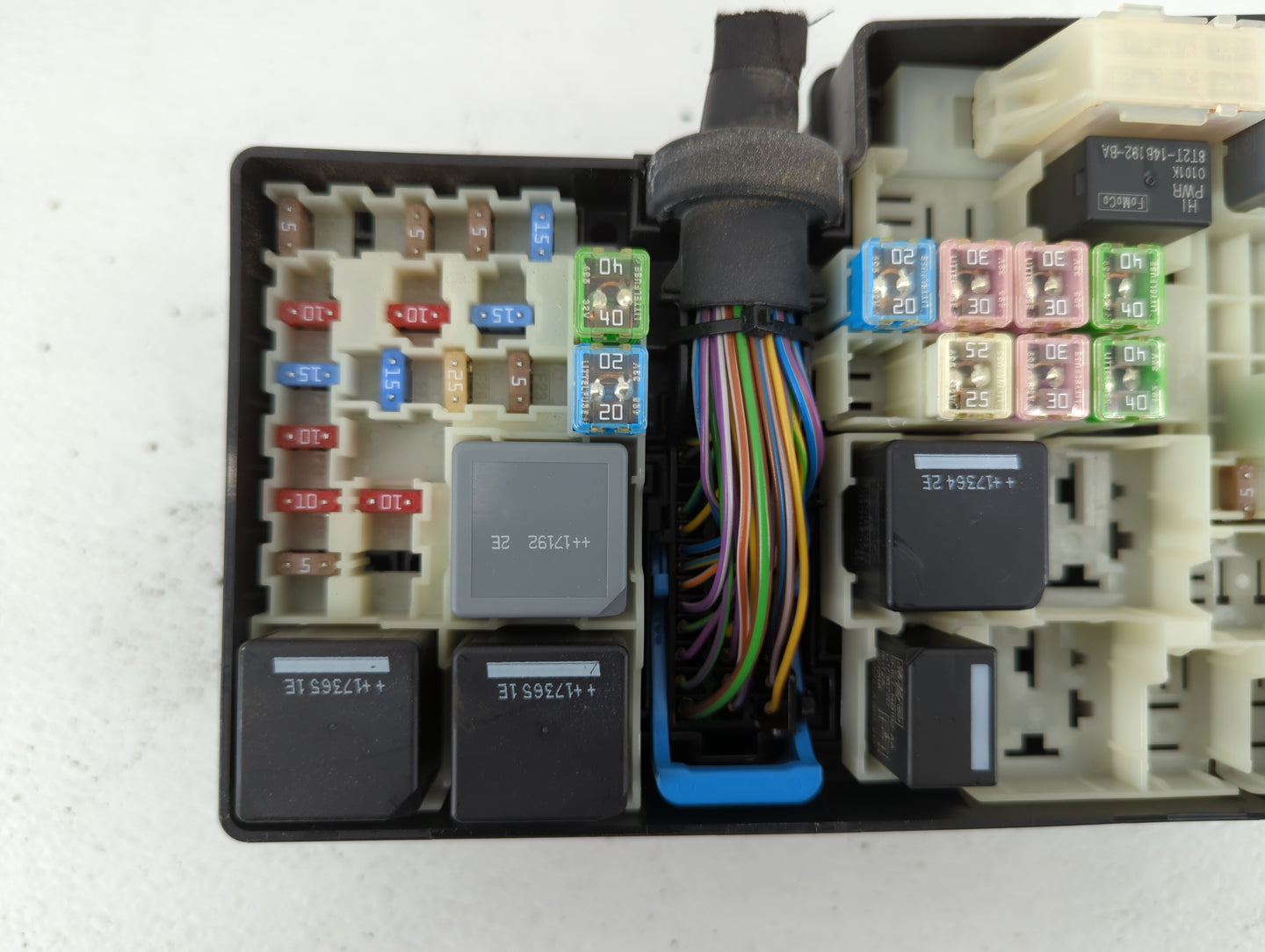 2018 Ford Escape Fusebox Fuse Box Panel Relay Module P/N:AV6T-14A067-AD AV6T-14A142-AB Fits OEM Used Auto Parts - Oemusedaut