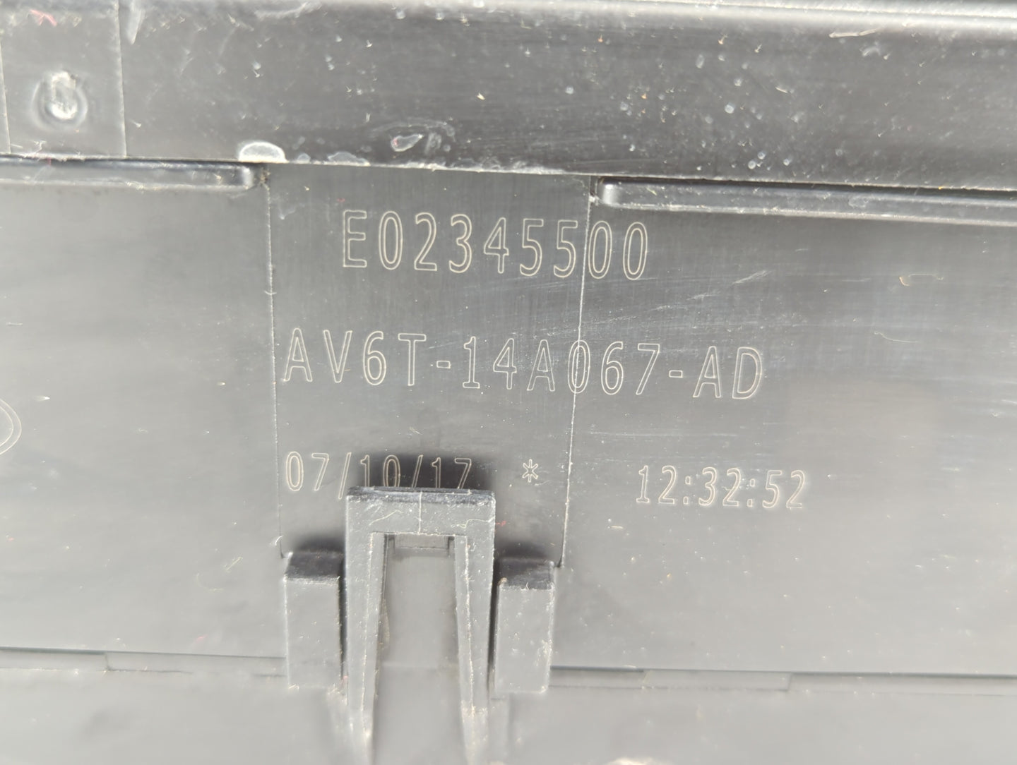 2018 Ford Escape Fusebox Fuse Box Panel Relay Module P/N:AV6T-14A067-AD AV6T-14A142-AB Fits OEM Used Auto Parts - Oemusedaut