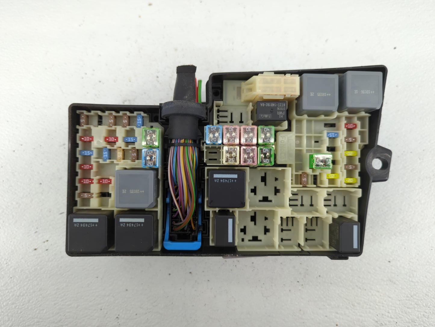 2018 Ford Escape Fusebox Fuse Box Panel Relay Module P/N:AV6T-14A067-AD AV6T-14A142-AB Fits OEM Used Auto Parts - Oemusedaut