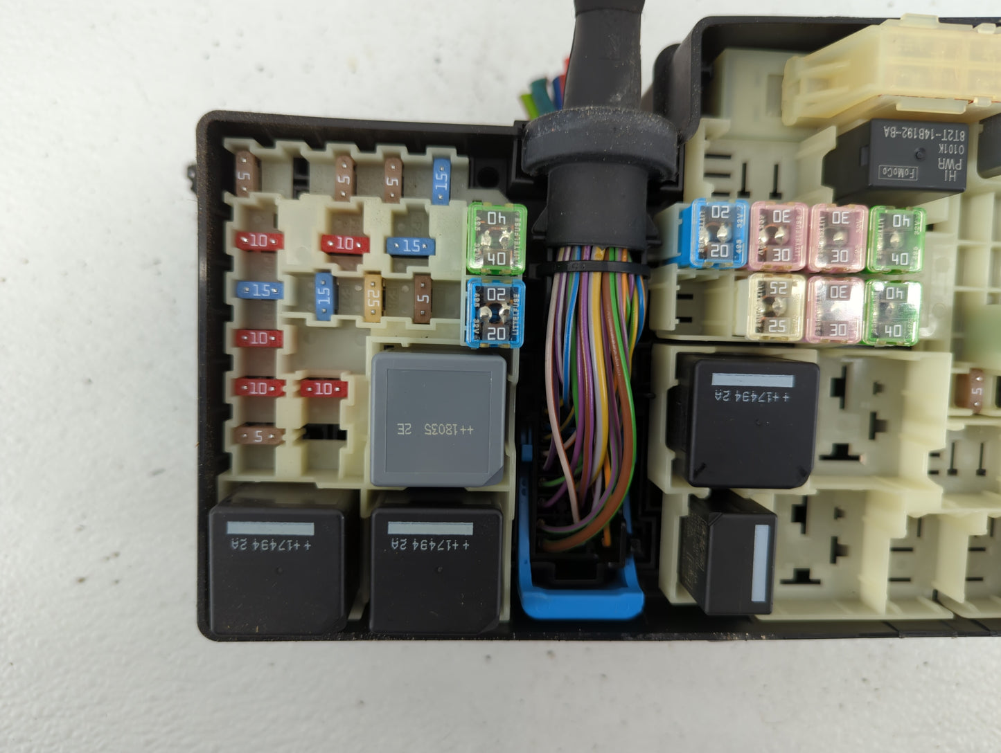 2018 Ford Escape Fusebox Fuse Box Panel Relay Module P/N:AV6T-14A067-AD AV6T-14A142-AB Fits OEM Used Auto Parts - Oemusedaut