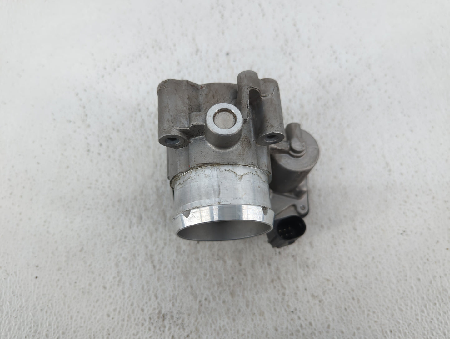2017-2019 Ford Escape Throttle Body P/N:DS7G-9F991-CA Fits Fits 2014 2015 2016 2017 2018 2019 2020 OEM Used Auto Parts - Oem