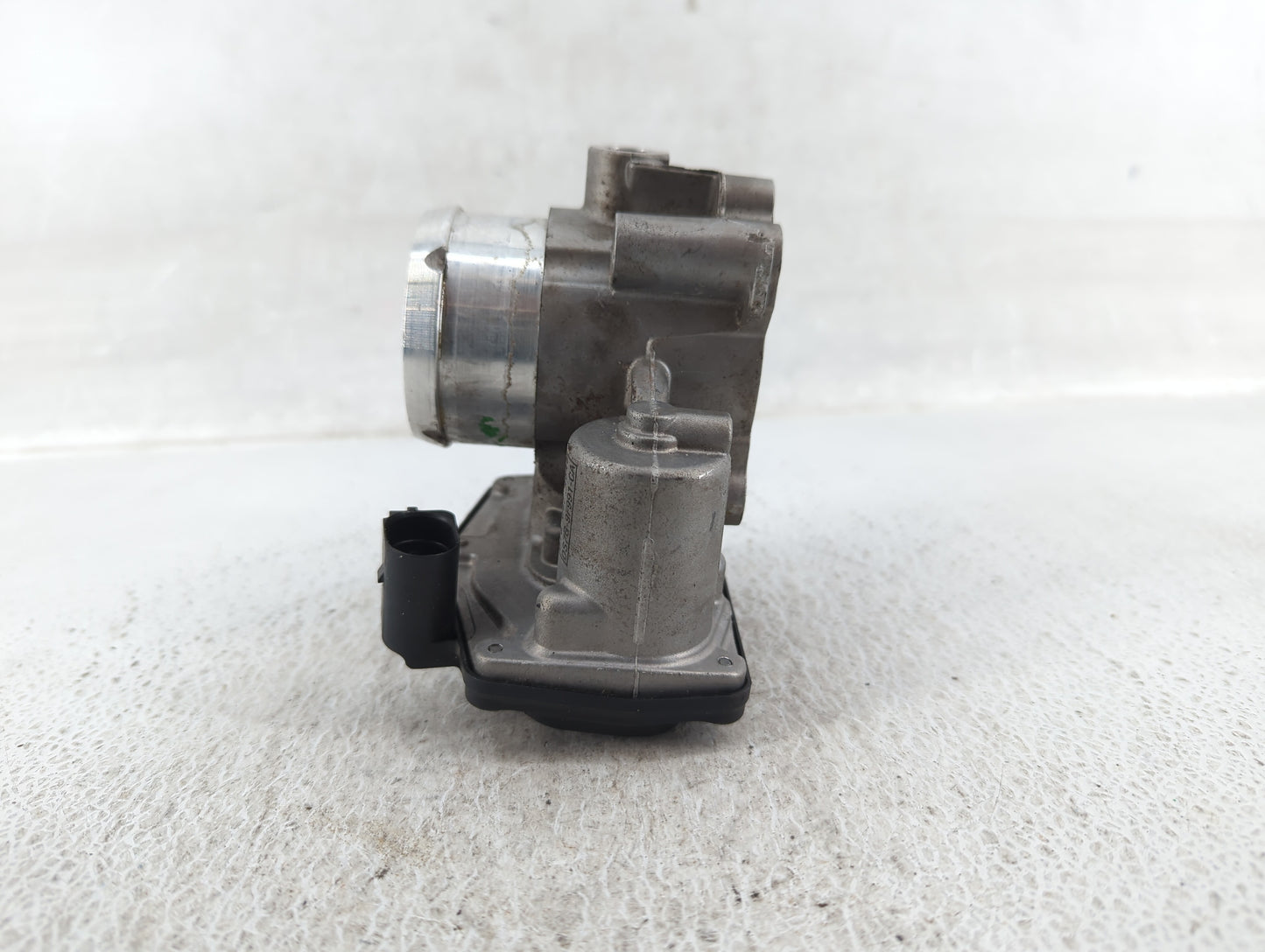 2017-2019 Ford Escape Throttle Body P/N:DS7G-9F991-CA Fits Fits 2014 2015 2016 2017 2018 2019 2020 OEM Used Auto Parts - Oem