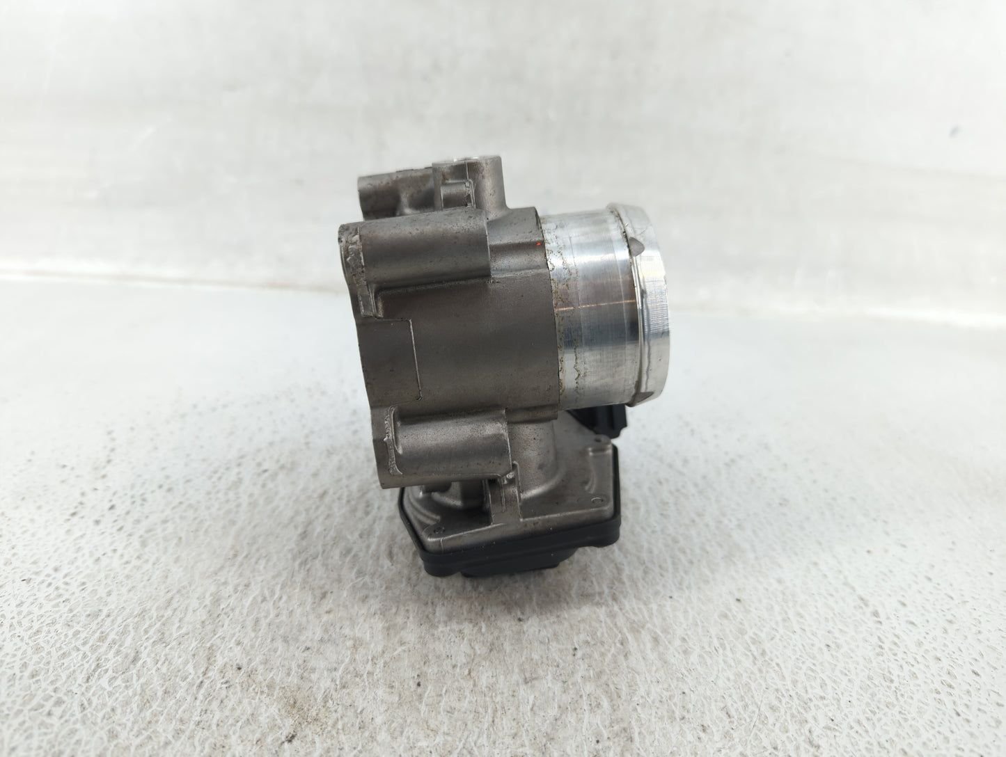 2017-2019 Ford Escape Throttle Body P/N:DS7G-9F991-CA Fits Fits 2014 2015 2016 2017 2018 2019 2020 OEM Used Auto Parts - Oem