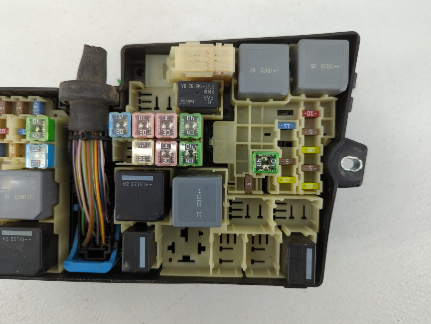 2018 Ford Escape Fusebox Fuse Box Panel Relay Module P/N:AV6T-14A067-AD AV6T-14A142-AB Fits OEM Used Auto Parts - Oemusedaut