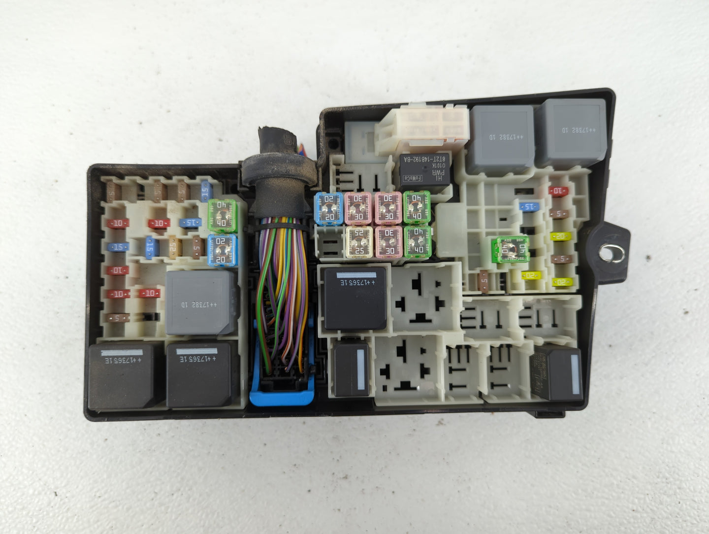 2018 Ford Escape Fusebox Fuse Box Panel Relay Module P/N:AV6T-14A067-AD AV6T-14A142-AB Fits OEM Used Auto Parts - Oemusedaut