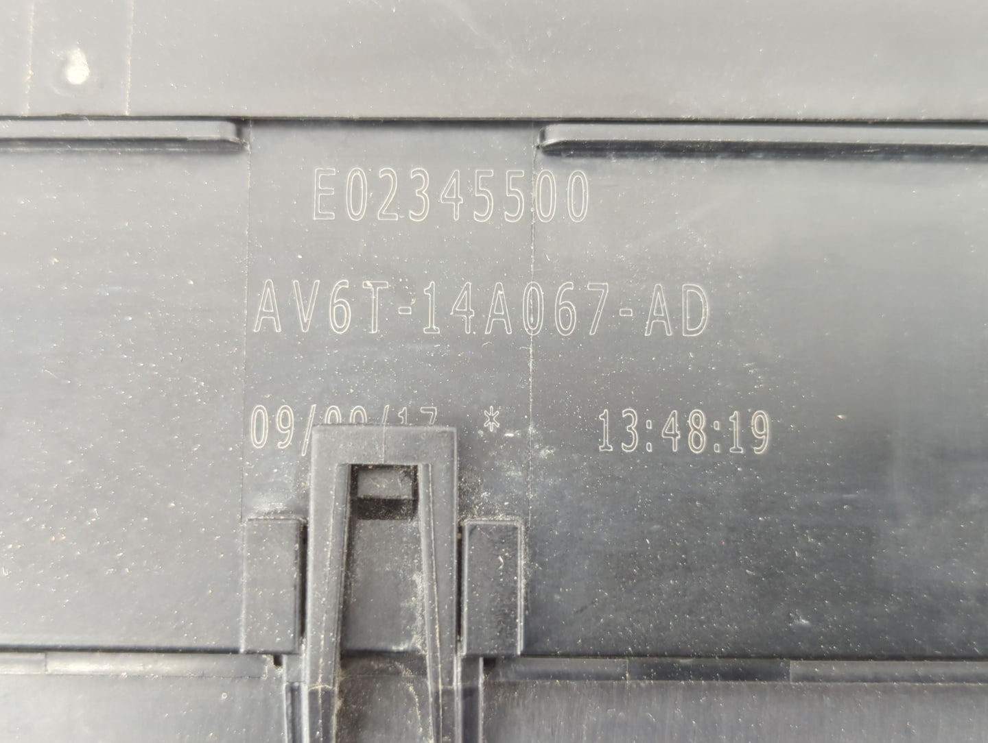 2018 Ford Escape Fusebox Fuse Box Panel Relay Module P/N:AV6T-14A067-AD AV6T-14A142-AB Fits OEM Used Auto Parts - Oemusedaut