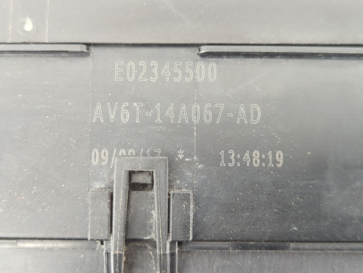2018 Ford Escape Fusebox Fuse Box Panel Relay Module P/N:AV6T-14A067-AD AV6T-14A142-AB Fits OEM Used Auto Parts - Oemusedaut