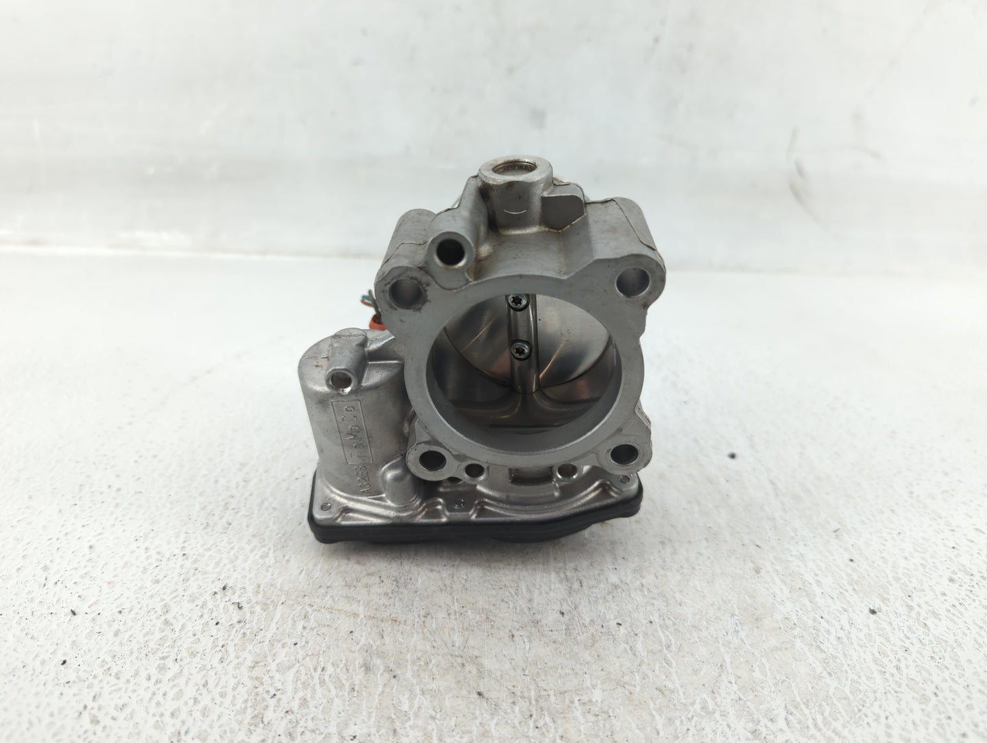 2017-2019 Ford Escape Throttle Body P/N:DS7G-9F991-CA B18 044 4353 Fits Fits 2014 2015 2016 2017 2018 2019 2020 OEM Used Aut