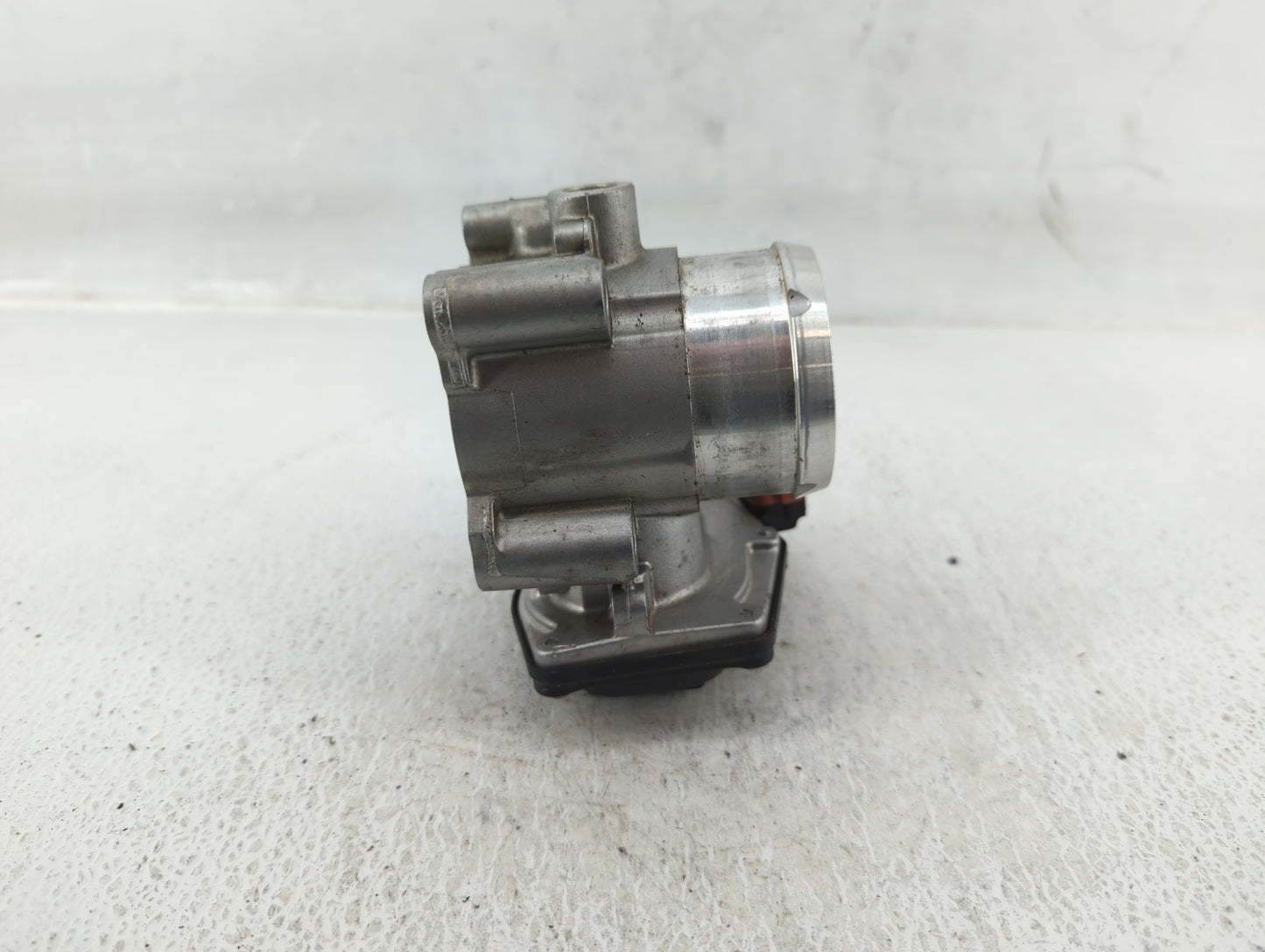 2017-2019 Ford Escape Throttle Body P/N:DS7G-9F991-CA B18 044 4353 Fits Fits 2014 2015 2016 2017 2018 2019 2020 OEM Used Aut