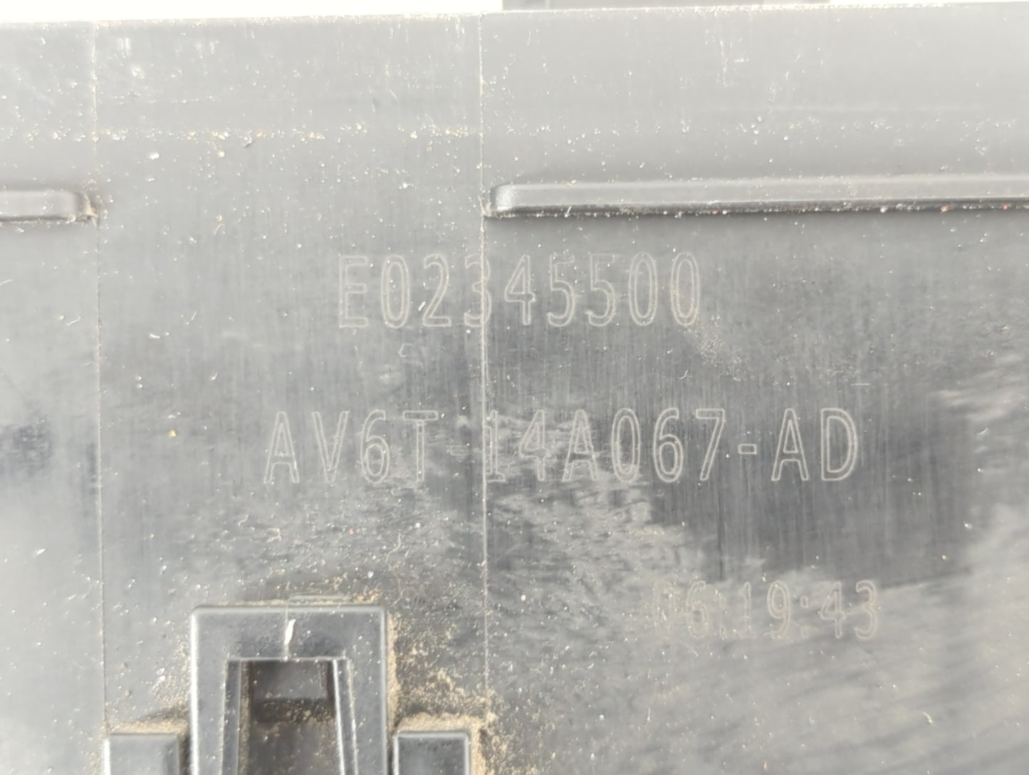 2018 Ford Escape Fusebox Fuse Box Panel Relay Module P/N:AV6T-14A067-AD AV6T-14A142-AB Fits OEM Used Auto Parts - Oemusedaut