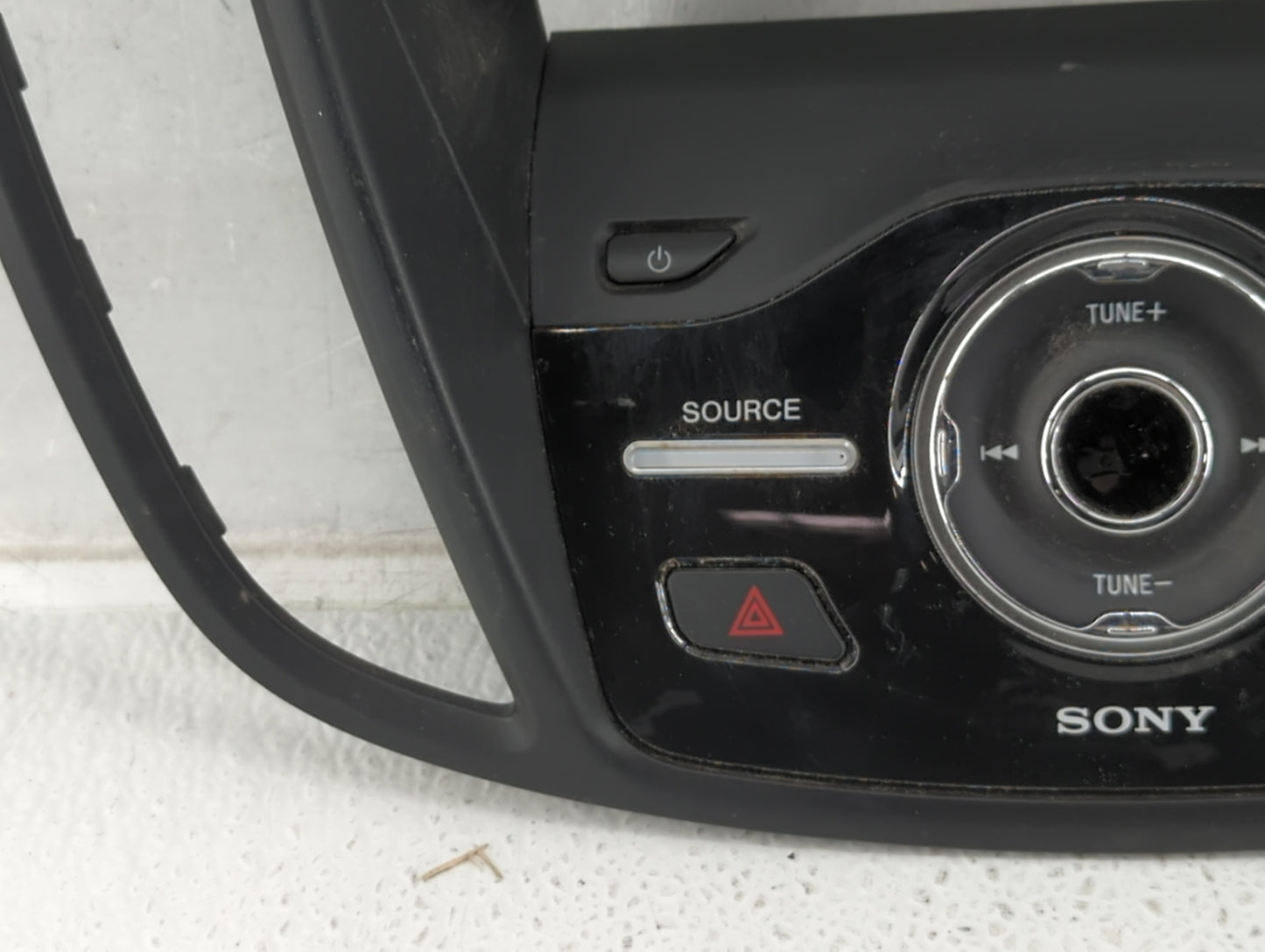 2017-2019 Ford Escape Radio AM FM Cd Player Receiver Replacement P/N:CJ54 18835 EE Fits Fits 2017 2018 2019 OEM Used Auto Pa