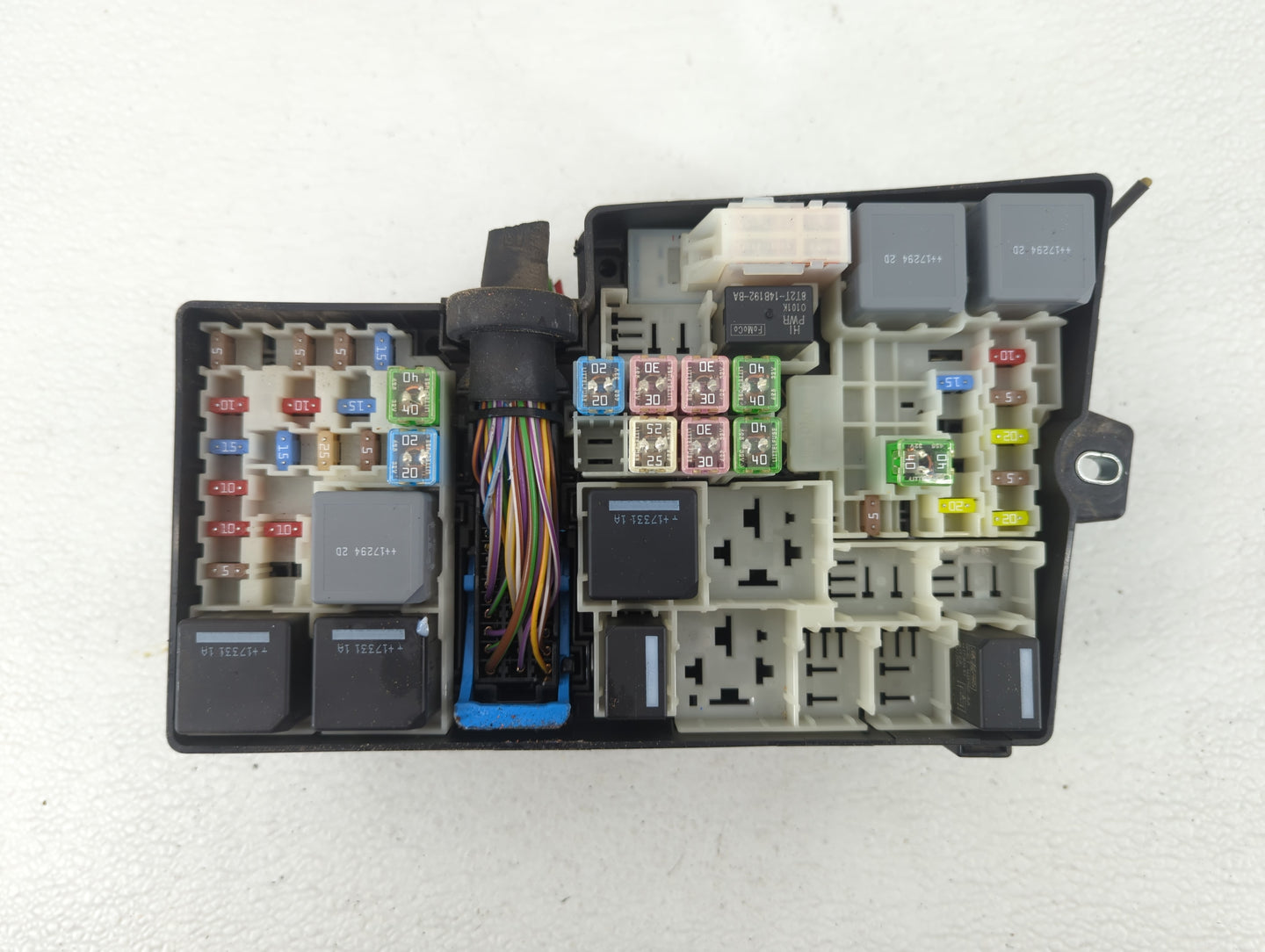 2018 Ford Escape Fusebox Fuse Box Panel Relay Module P/N:AV6T-14A067-AD AV6T-14A142-AB Fits OEM Used Auto Parts - Oemusedaut