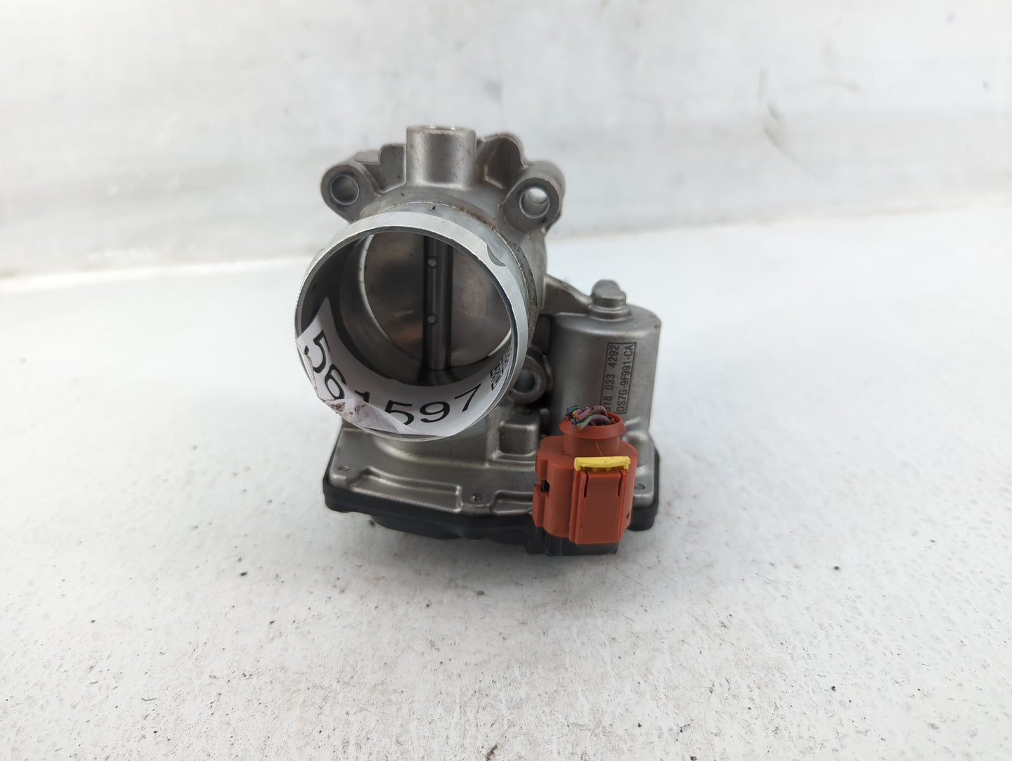 2017-2019 Ford Escape Throttle Body P/N:DS7G-9F991-CA Fits Fits 2014 2015 2016 2017 2018 2019 2020 OEM Used Auto Parts - Oem