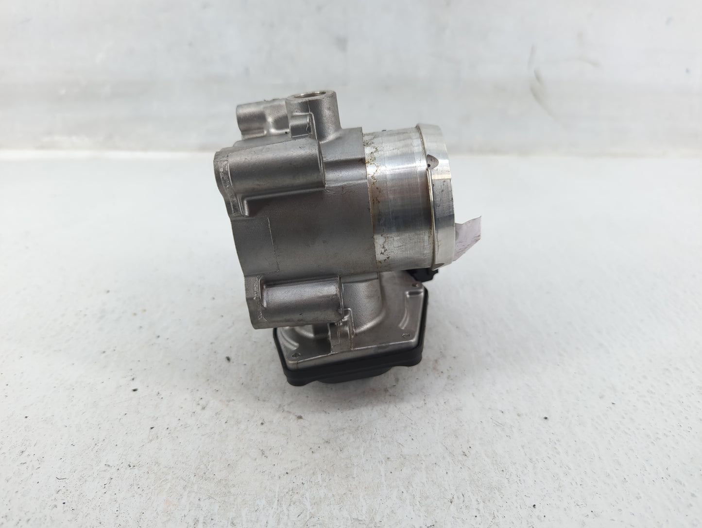 2017-2019 Ford Escape Throttle Body P/N:DS7G-9F991-CA Fits Fits 2014 2015 2016 2017 2018 2019 2020 OEM Used Auto Parts - Oem