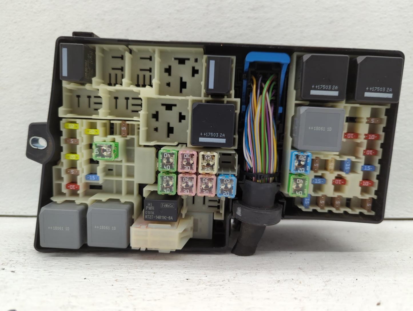 2018 Ford Escape Fusebox Fuse Box Panel Relay Module P/N:AV6T-14A067-AD AV6T-14A142-AB Fits OEM Used Auto Parts - Oemusedaut