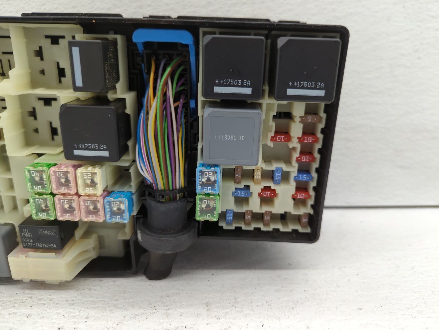 2018 Ford Escape Fusebox Fuse Box Panel Relay Module P/N:AV6T-14A067-AD AV6T-14A142-AB Fits OEM Used Auto Parts - Oemusedaut