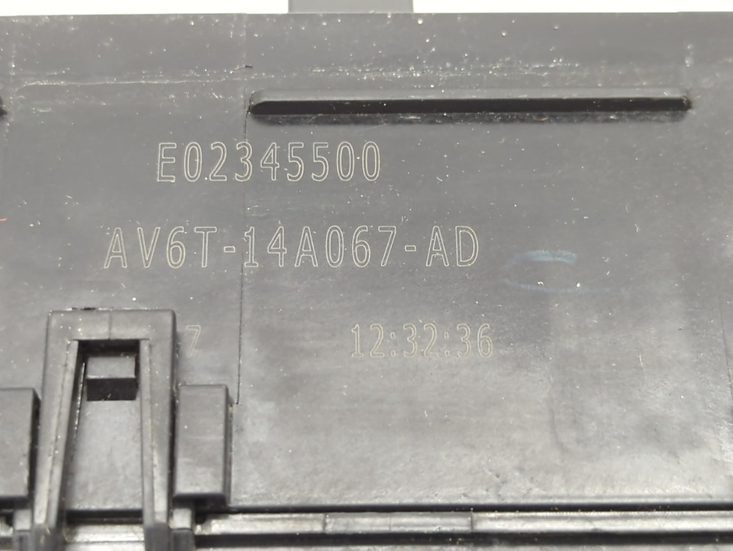 2018 Ford Escape Fusebox Fuse Box Panel Relay Module P/N:AV6T-14A067-AD AV6T-14A142-AB Fits OEM Used Auto Parts - Oemusedaut