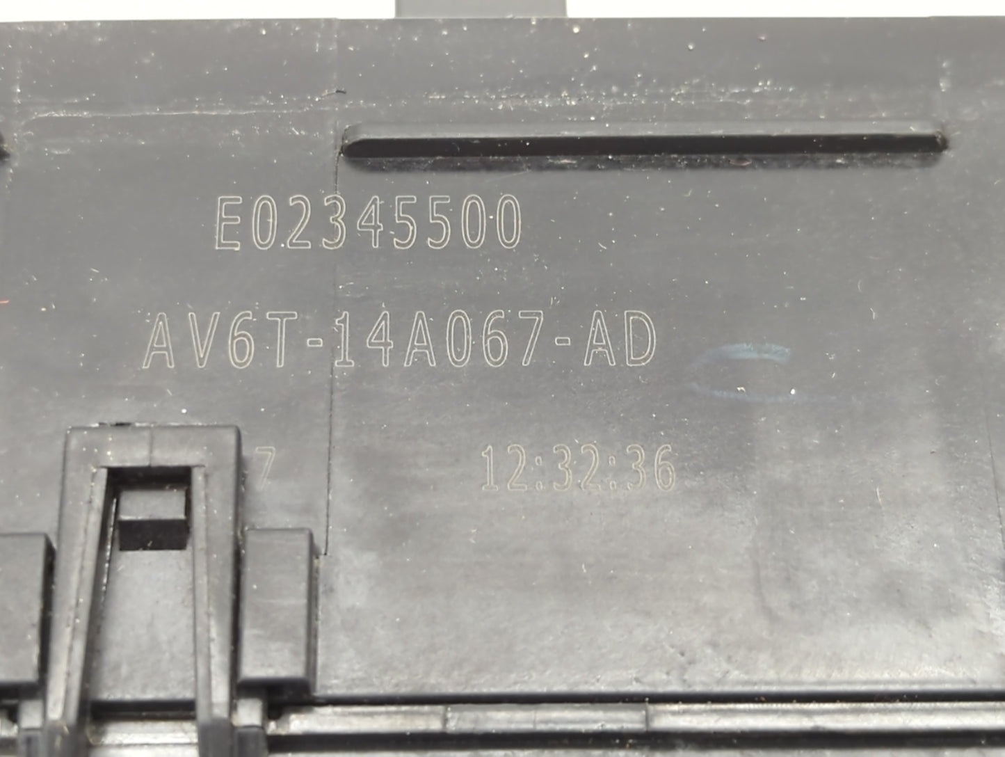 2018 Ford Escape Fusebox Fuse Box Panel Relay Module P/N:AV6T-14A067-AD AV6T-14A142-AB Fits OEM Used Auto Parts - Oemusedaut