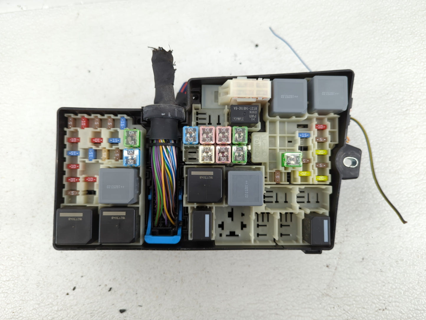 2018 Ford Escape Fusebox Fuse Box Panel Relay Module P/N:AV6T-14A142-AB Fits OEM Used Auto Parts - Oemusedautoparts1.com