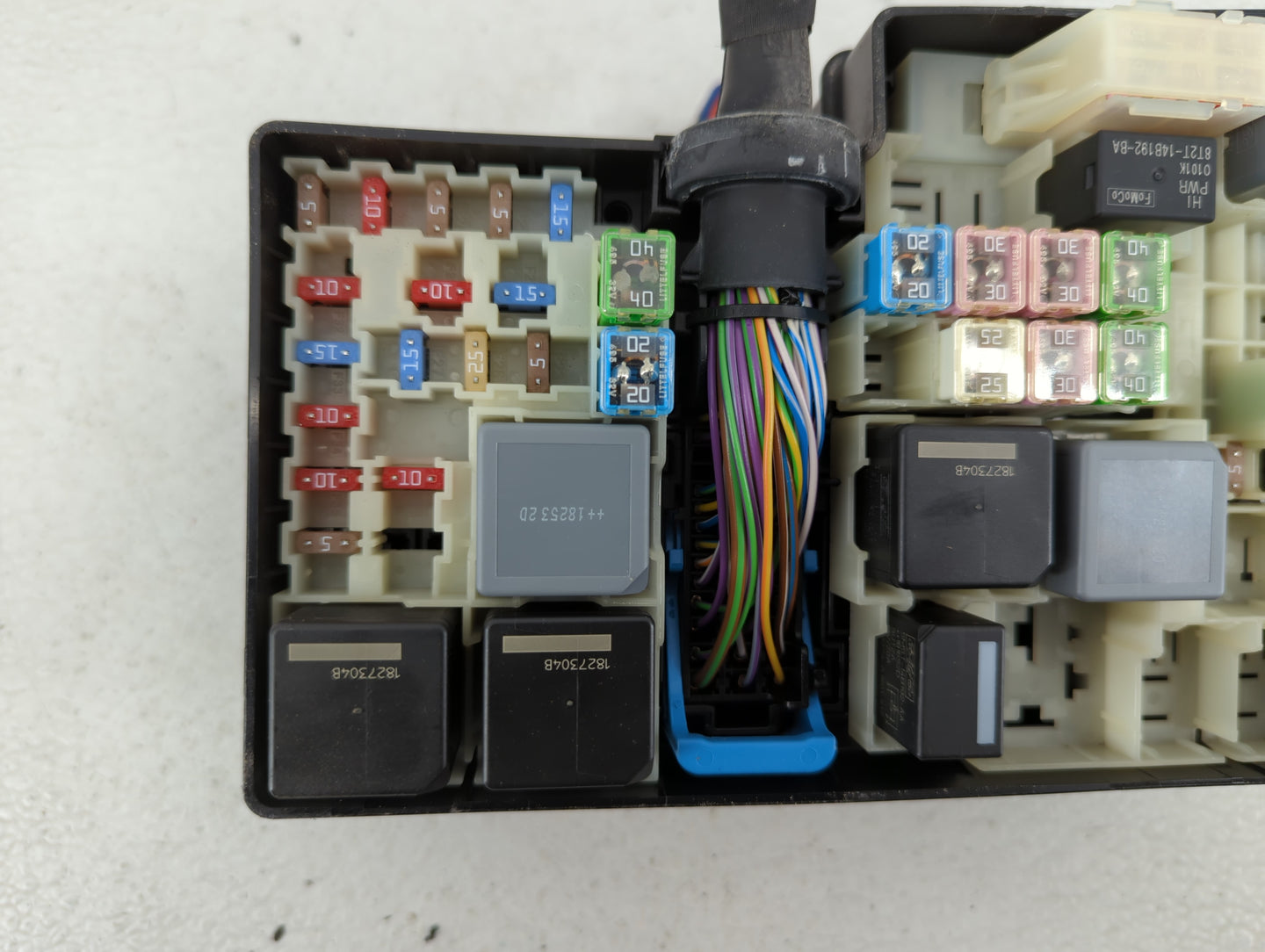 2018 Ford Escape Fusebox Fuse Box Panel Relay Module P/N:AV6T-14A142-AB Fits OEM Used Auto Parts - Oemusedautoparts1.com