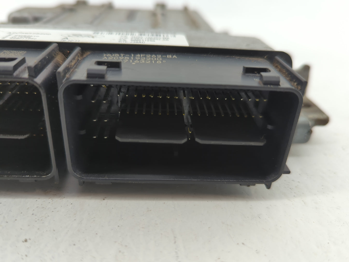 2017-2018 Ford Escape PCM Engine Control Computer ECU ECM PCU OEM P/N:HJ5A-12A650-MA Fits Fits 2017 2018 OEM Used Auto Parts