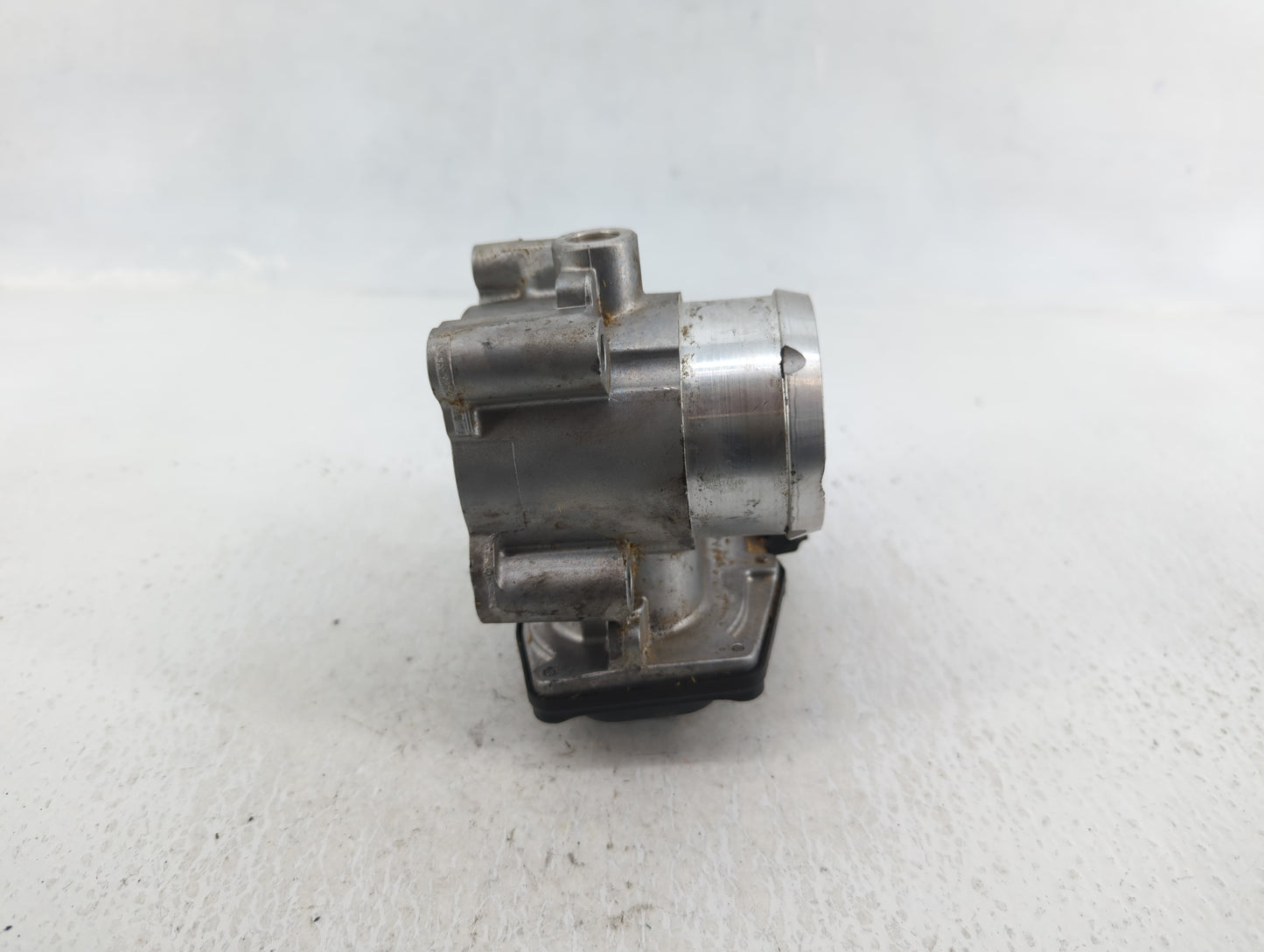 2017-2019 Ford Escape Throttle Body P/N:DS7G-9F991-CA Fits Fits 2014 2015 2016 2017 2018 2019 2020 OEM Used Auto Parts - Oem
