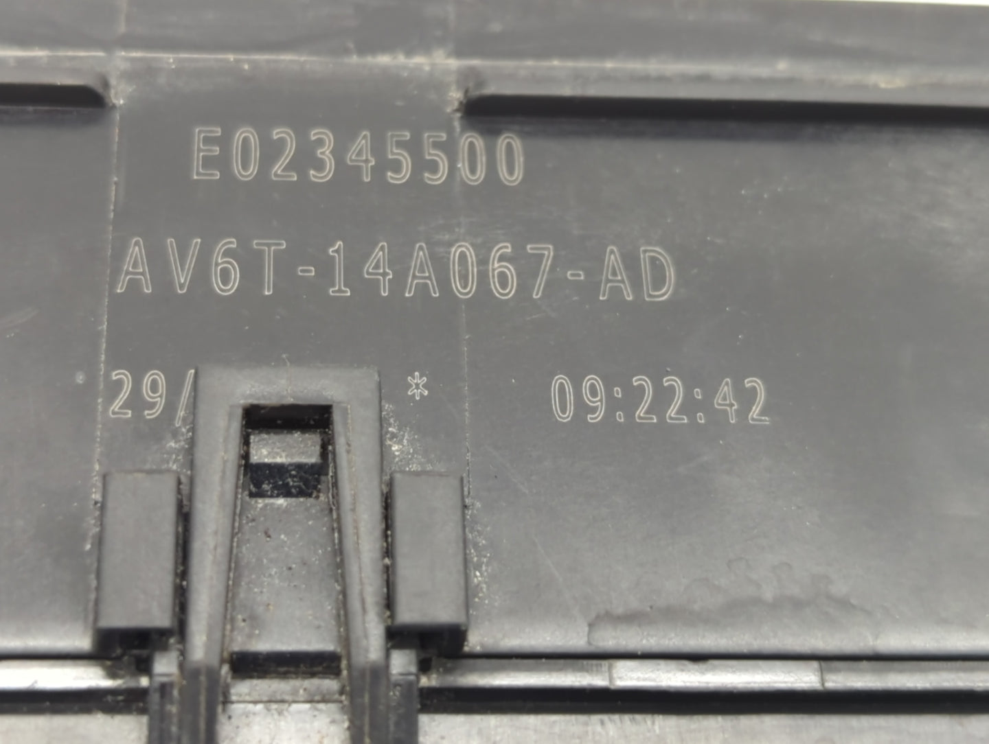 2018 Ford Escape Fusebox Fuse Box Panel Relay Module P/N:AV6T-14A067-AD Fits OEM Used Auto Parts - Oemusedautoparts1.com
