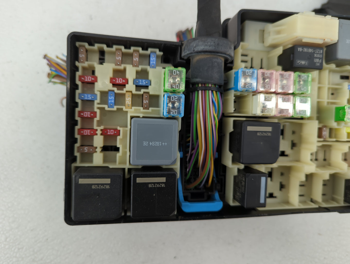 2018 Ford Escape Fusebox Fuse Box Panel Relay Module P/N:AV6T-14A067-AD Fits OEM Used Auto Parts - Oemusedautoparts1.com