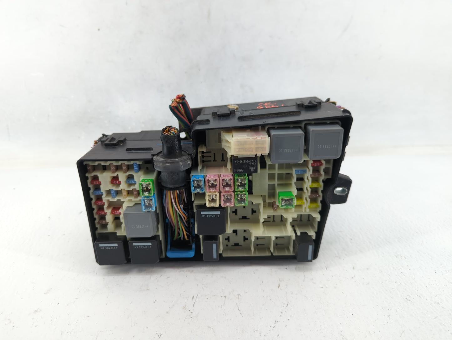 2018 Ford Escape Fusebox Fuse Box Panel Relay Module P/N:E02345500 AV6T-14A067-AD Fits OEM Used Auto Parts - Oemusedautopart