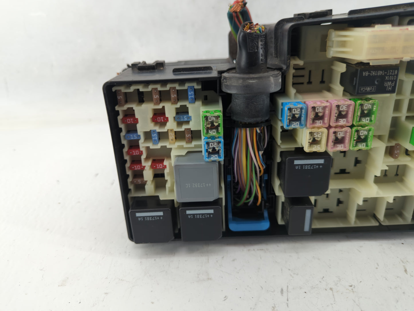 2018 Ford Escape Fusebox Fuse Box Panel Relay Module P/N:E02345500 AV6T-14A067-AD Fits OEM Used Auto Parts - Oemusedautopart