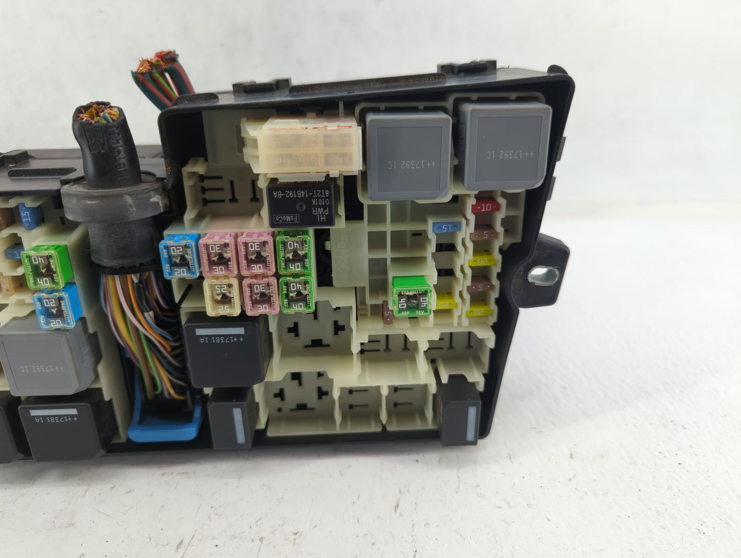 2018 Ford Escape Fusebox Fuse Box Panel Relay Module P/N:E02345500 AV6T-14A067-AD Fits OEM Used Auto Parts - Oemusedautopart