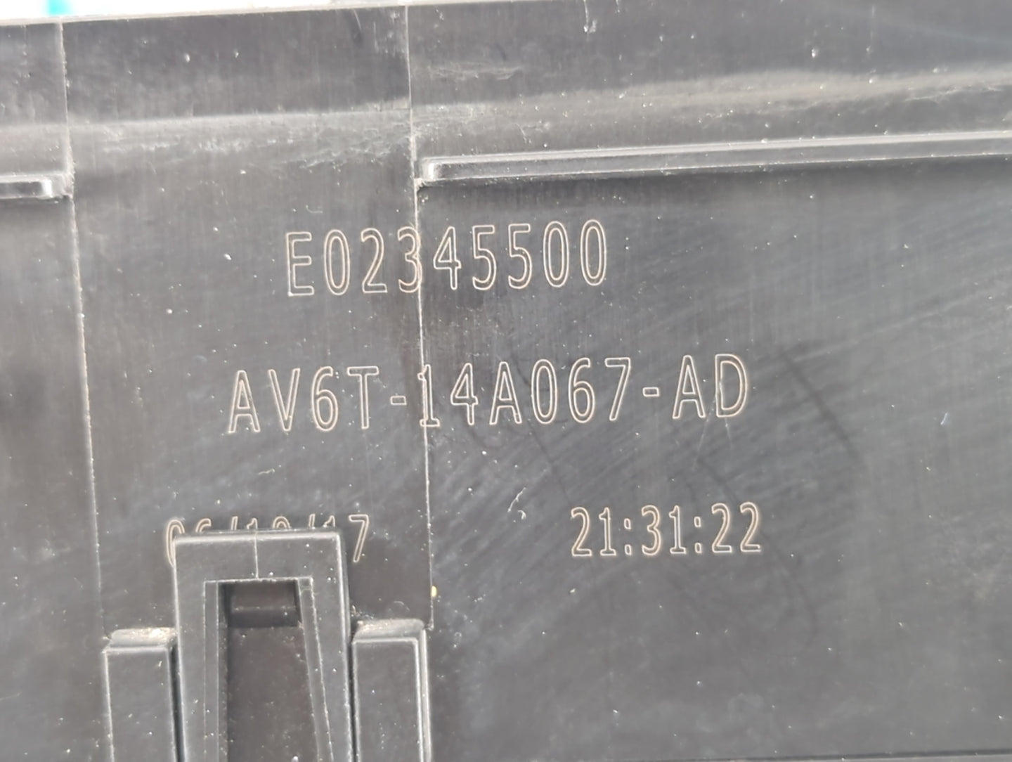 2018 Ford Escape Fusebox Fuse Box Panel Relay Module P/N:E02345500 AV6T-14A067-AD Fits OEM Used Auto Parts - Oemusedautopart