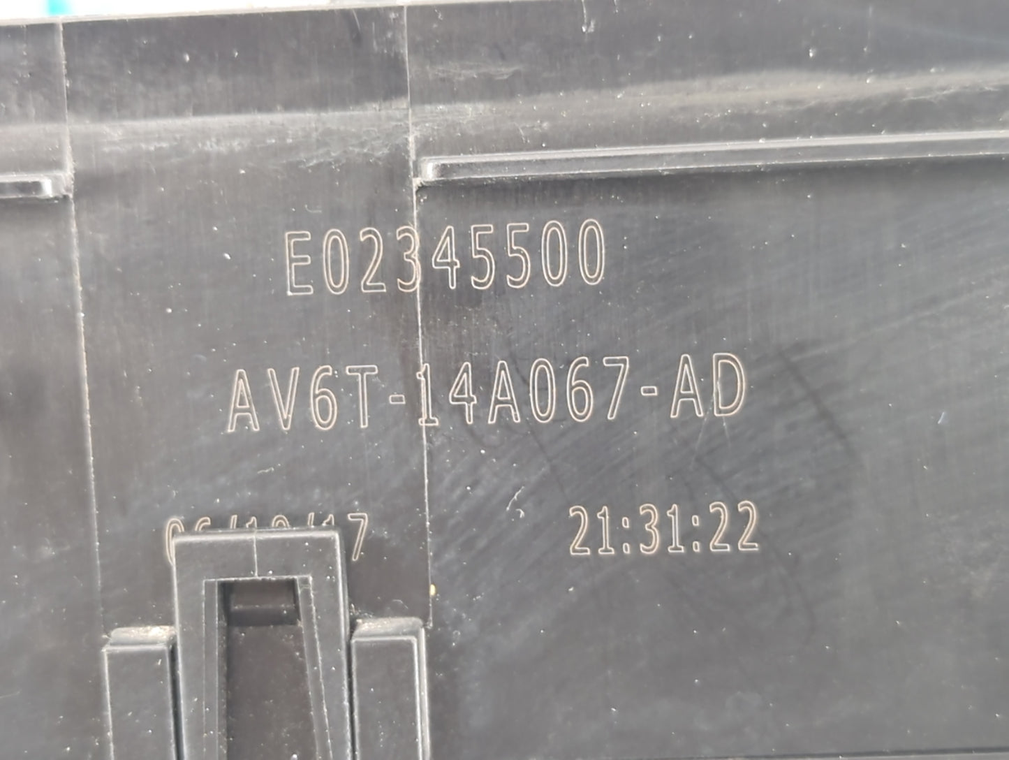 2018 Ford Escape Fusebox Fuse Box Panel Relay Module P/N:E02345500 AV6T-14A067-AD Fits OEM Used Auto Parts - Oemusedautopart